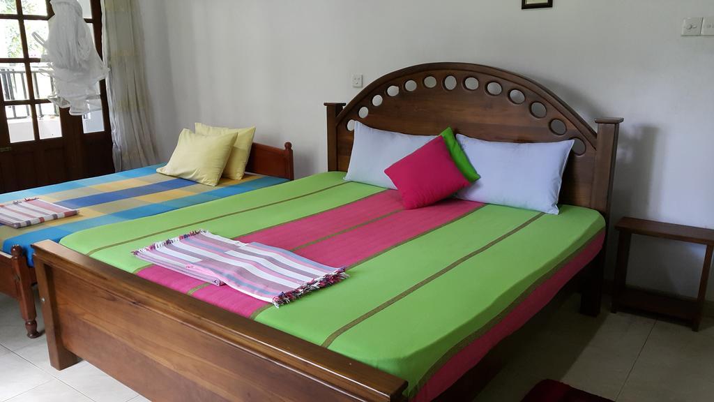 River Side Homestay Apartment Kandy Extérieur photo
