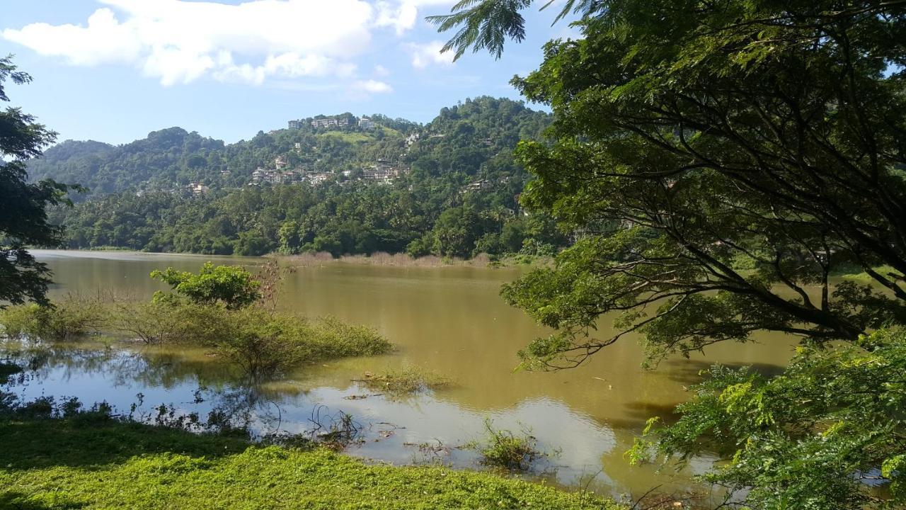 River Side Homestay Apartment Kandy Extérieur photo